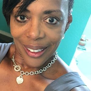 Meet your Posher, Pamela